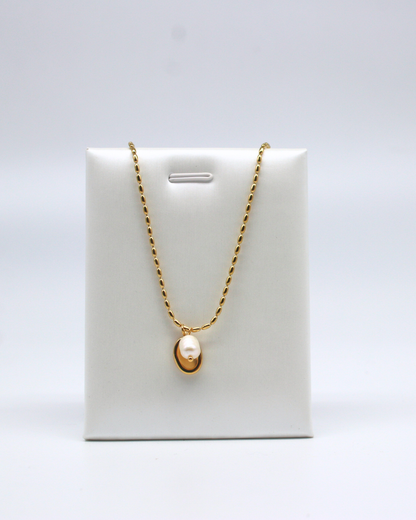 Golden Pearl Necklace